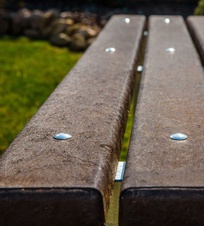 Parková lavička, bez opěradla, plastové latě 1500 mm