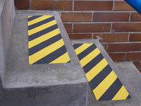 Protiskluzové pásy a pásky