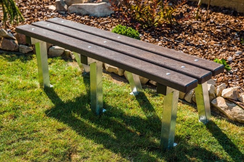 Parková lavička, bez opěradla, plastové latě 1200 mm