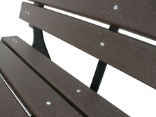 Parková  lavička, plastové latě 1500 mm, litinová konstrukce černá RAL 9005