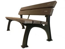 Parková  lavička, plastové latě 1700 mm, litinová konstrukce černá RAL 9005