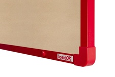 Textilní nástěnka boardOK s červeným rámem 600x450