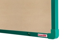 Textilní nástěnka boardOK se zeleným rámem 600x900