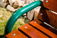 Parková lavička 1500 mm, trubková konstrukce, latě z finské borovice