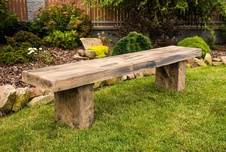 Betonová zahradní lavice bez opěradla v imitaci dřeva, délka 200 cm