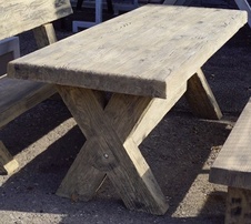Betonový zahradní stůl v imitaci dřeva, délka 200 cm