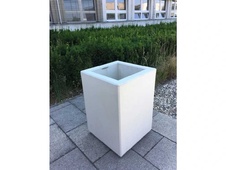 Betonový koš hladký čtyřhranný