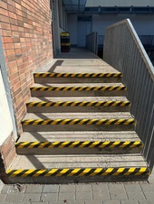 Protiskluzová schodová lišta IG Fine, černá-žlutá, 5x5x240 cm