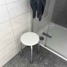Stolička do sprchy s nosností 120 kg