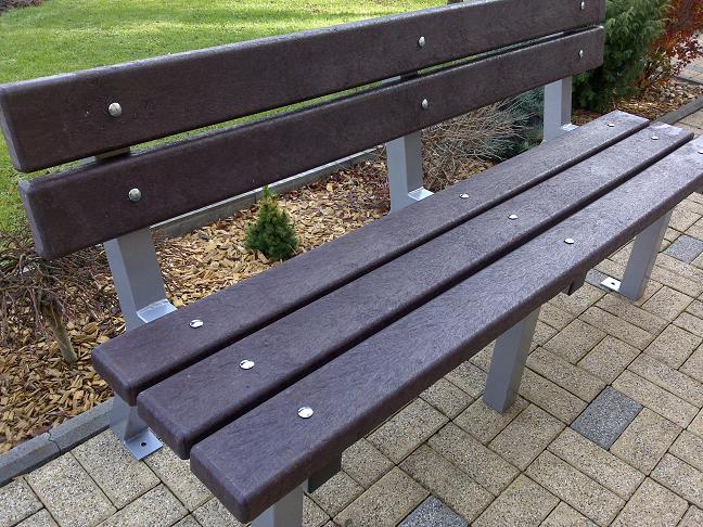 Parková lavička, latě z recyklovaného plastu - délka 1700 mm