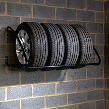 Nástěnný regál na pneumatiky